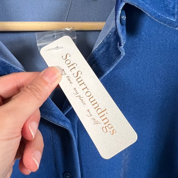 Soft Surroundings Velvet Boyfriend Shirt Size Medium Petite Coastal Blue Buttons - Picture 4 of 10